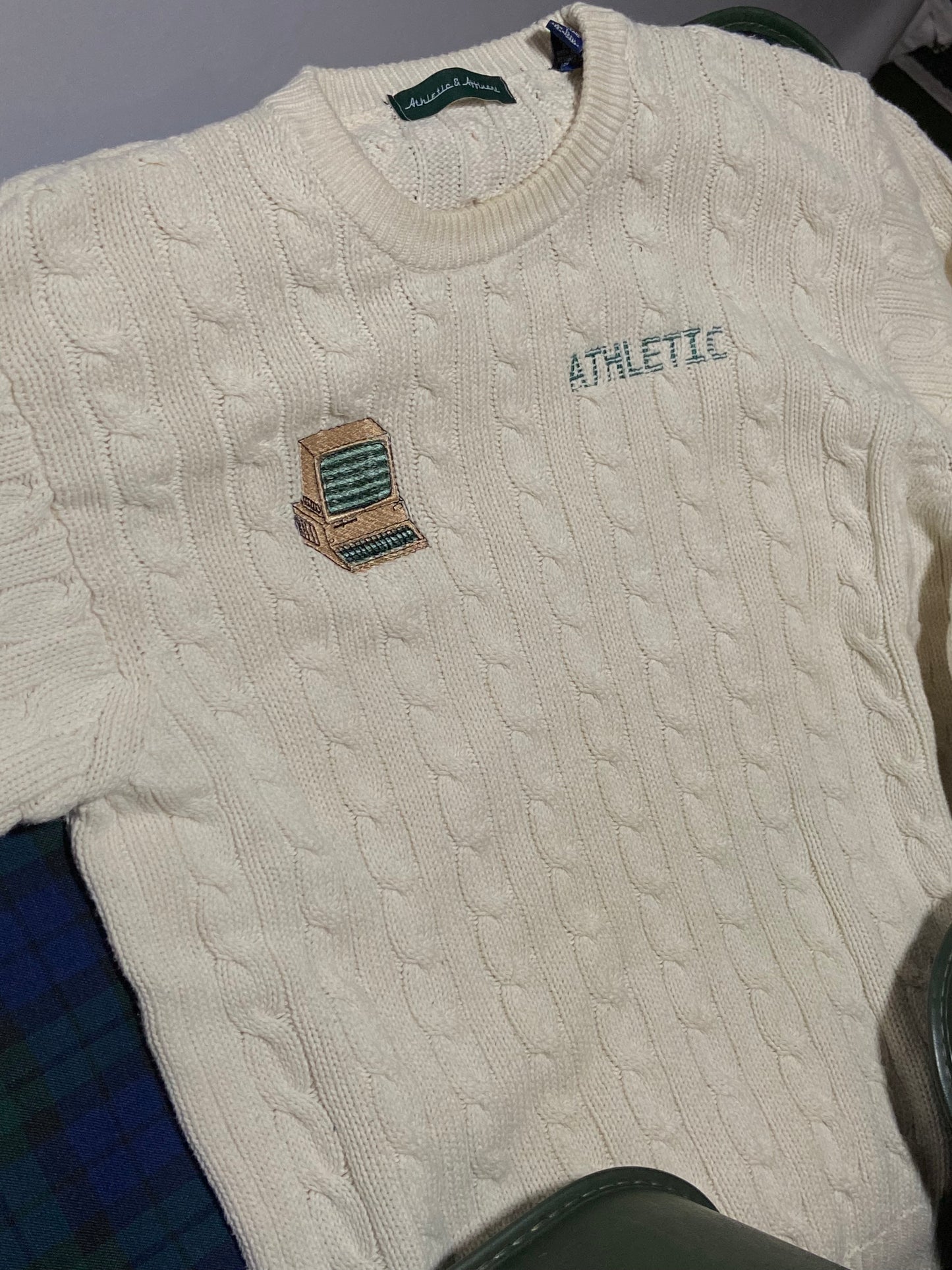 AA Cream Computer Cableknit